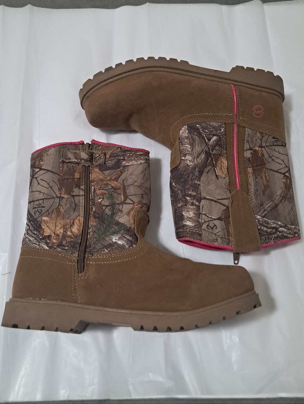 Magellan Outdoors Girls Faux Suede Boone Realtree Edge Boots Sz. 5D